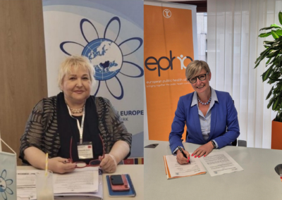 Dr Mira Jovanovski-Dašić Director of SEEHN and Dr Milk Sokolovic Director General of EPHA sign the MoU