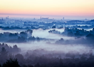 krakow,in,the,fog,,panorama,historical,city,at,sunrise.,smog